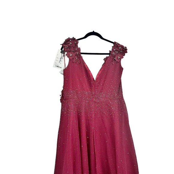 Mac Duggal Cap Sleeve Floral Applique A-line Gown In Burgundy Size 14 NWT - Picture 5 of 11